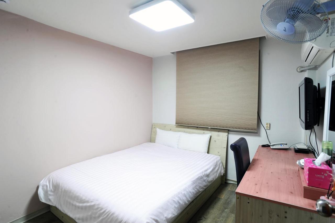 Saewha Hostel Seul Esterno foto